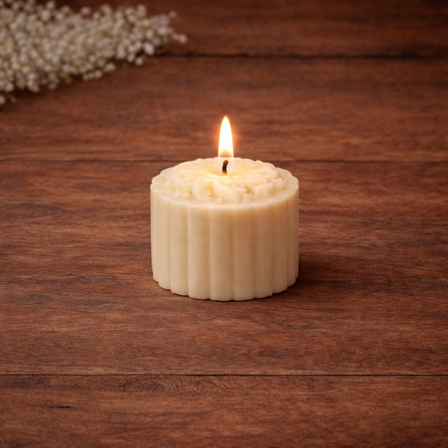 Cylindrical Pillar Candle – Leaf Design
